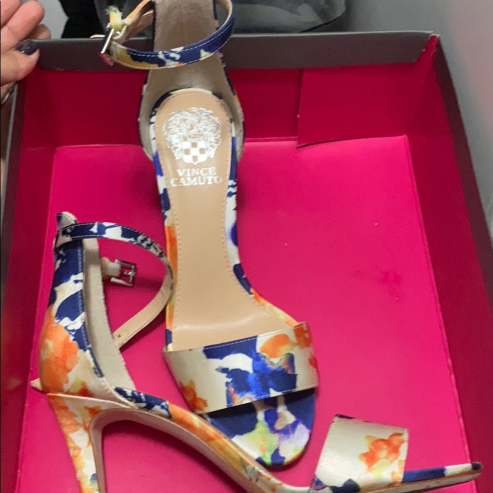vince camuto
